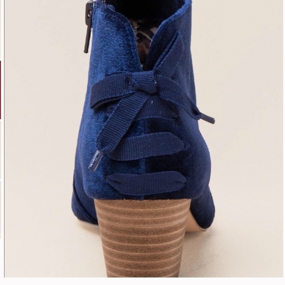 Restricted Blue Velvet Booties Sz 8 - Picture 7 of 16